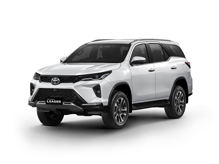 Toyota Fortuner 2023 trình làng, tăng giá bán, đổi tên gọi