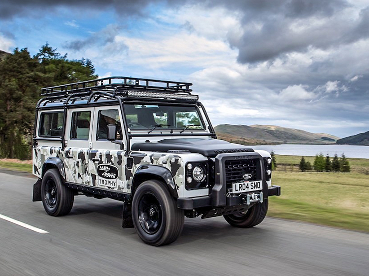 Land Rover Defender V8 Trophy II, mẫu xe hút hồn người mê Offroad