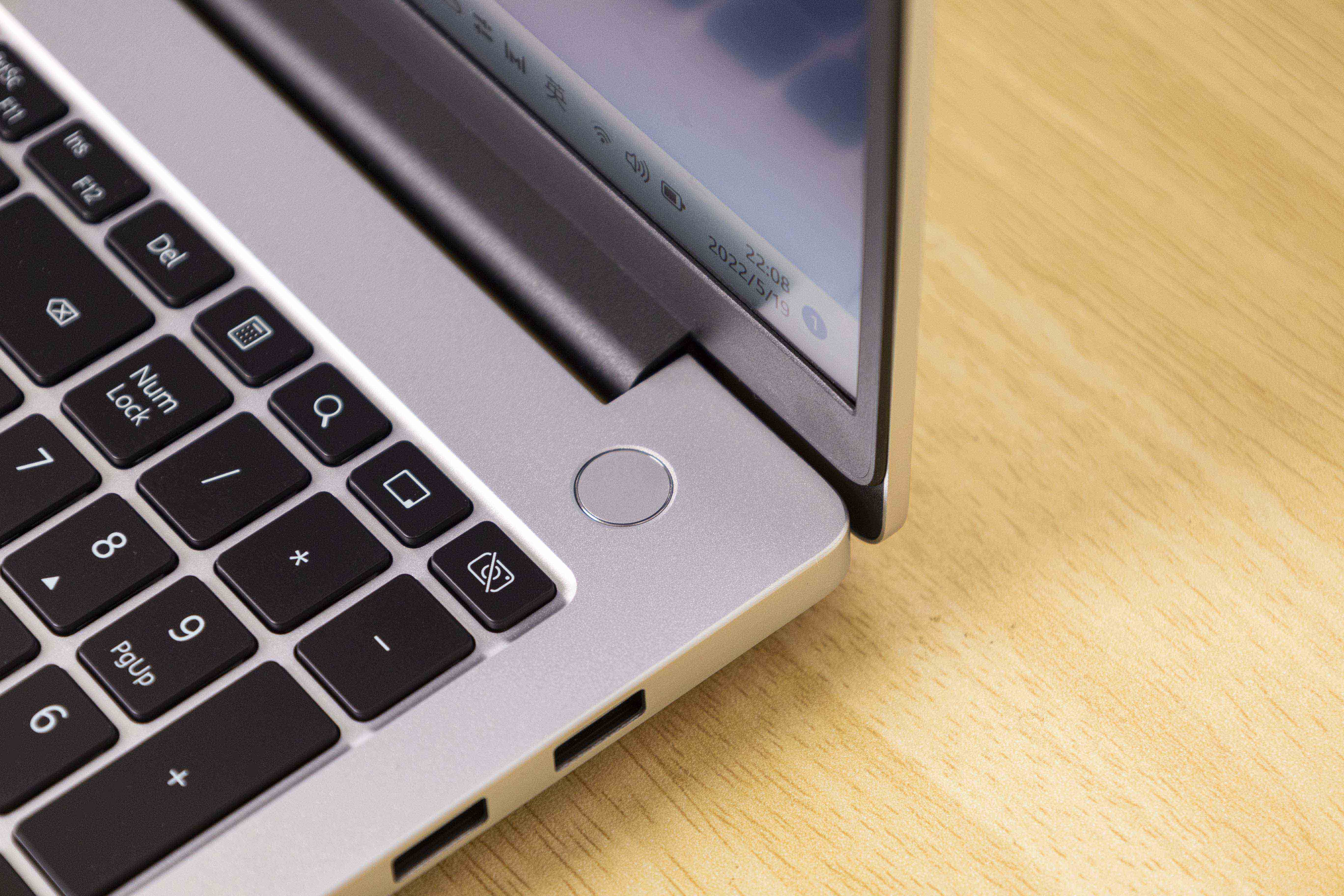 Trên tay laptop MateBook D16: Thiết kế mỏng, màn hình lớn - 6