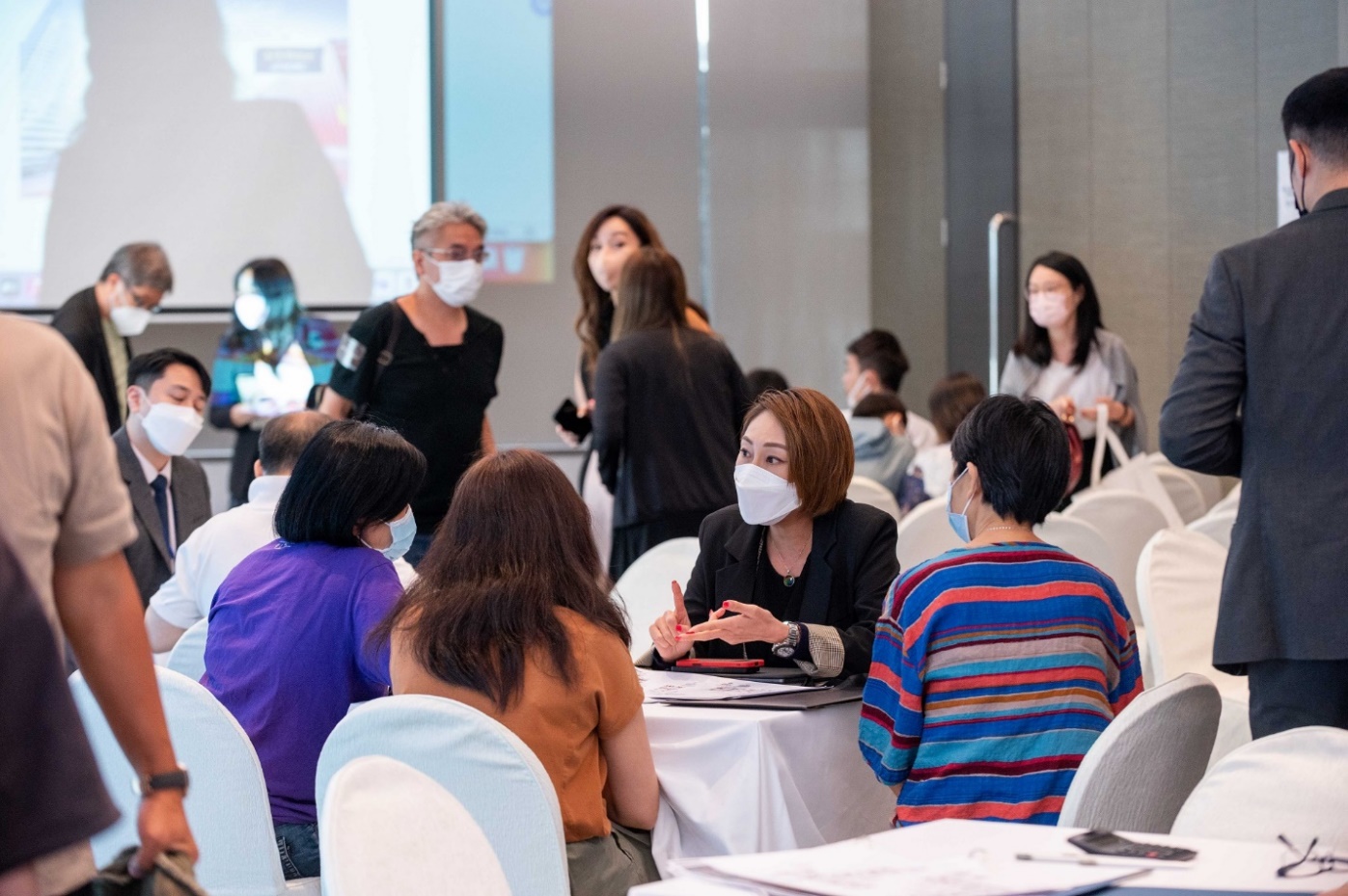 Happy One Central gây ấn tượng ngay lần đầu tiên ra mắt nhà đầu tư Hong Kong.