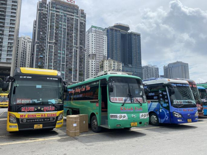 Theo lãnh đạo Bộ GTVT, cần có độ trễ nhất định để giá cước vận tải giảm - Ảnh: Minh Phong