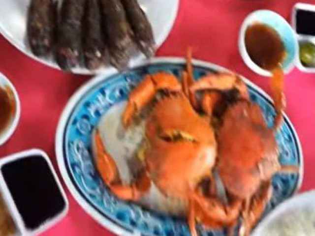 Tin tức trong ngày - Xôn xao vụ ăn "2 con cua, mấy con vọp, 5 con cá thòi lòi" bị tính 2,5 triệu đồng