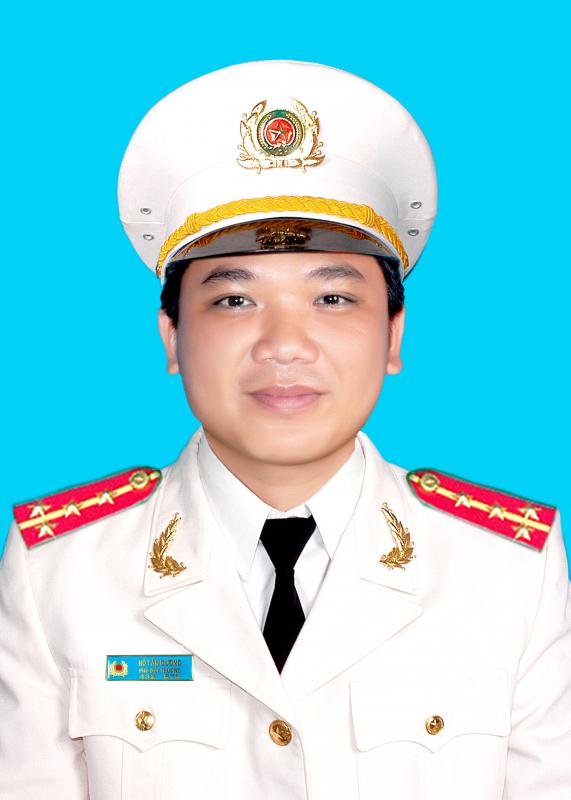 Đại úy Hồ Tấn Dương