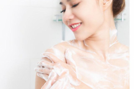 5 thói quen khi tắm vô tình gây hại cho làn da