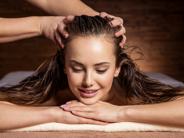 ‏‏Cách massage giúp giảm rụng tóc hiệu quả.