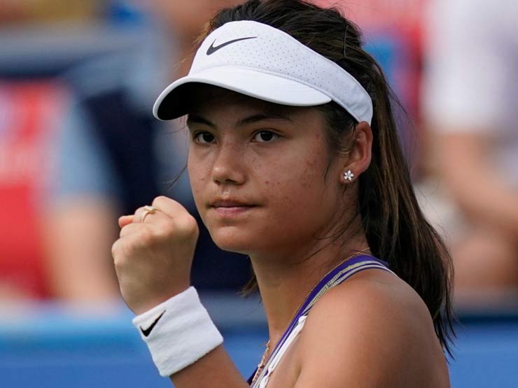 Thể thao - Tennis Citi Open: Người đẹp Raducanu "chết đi sống lại" vẫn thắng trận đấu kiệt sức