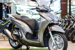 Thế giới xe - Honda SH350i giảm giá dưới mức đề xuất, Yamaha Jupiter FINN bị kênh giá cao trong &quot;tháng cô hồn&quot;