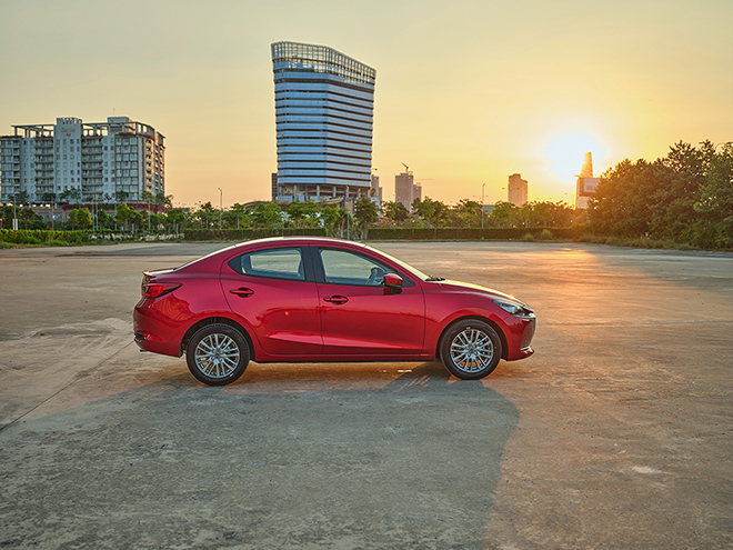Giá xe Mazda2 lăn bánh tháng 8/2022, ưu đãi tương đương 50% LPTB - 8