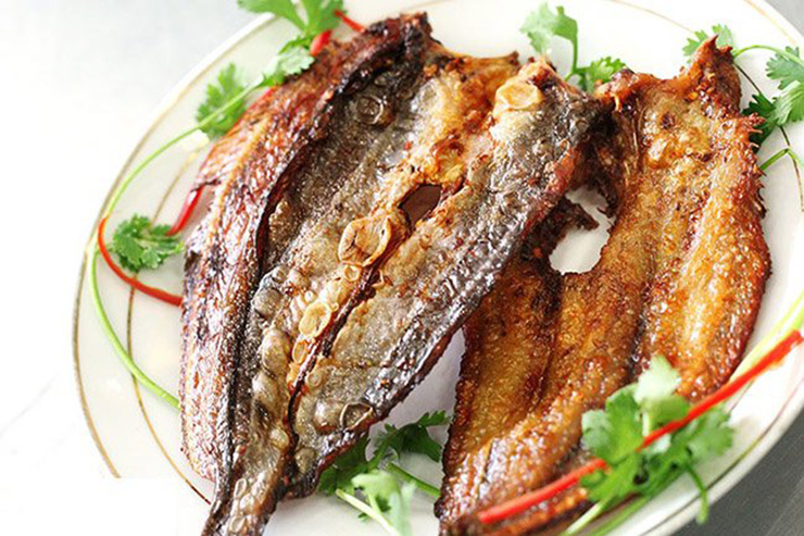 Khô cá ngát còn có giá lên tới 230.000 đồng/kg và trở thành đặc sản nổi tiếng của Hậu Giang
