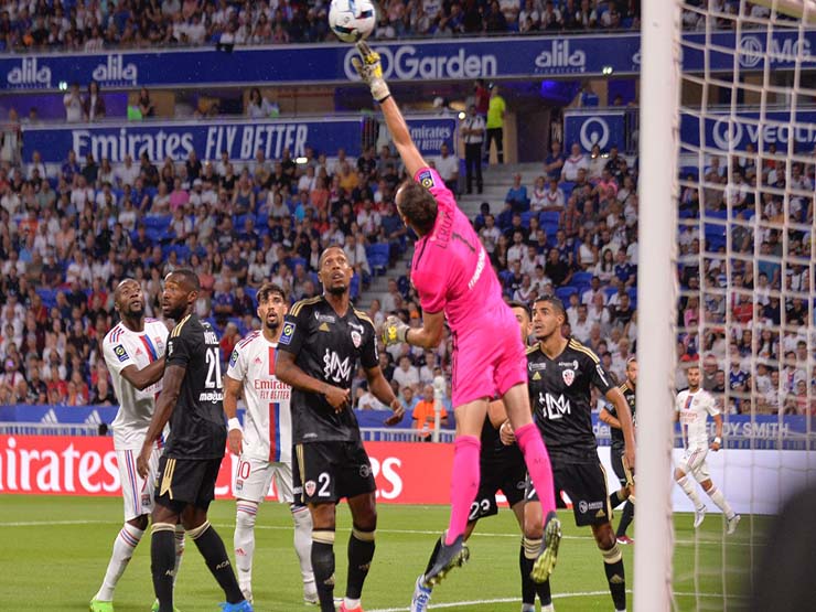 Bóng đá - Video bóng đá Lyon - Ajaccio: Lacazette lập công, kịch tính 2 thẻ đỏ (Ligue 1)