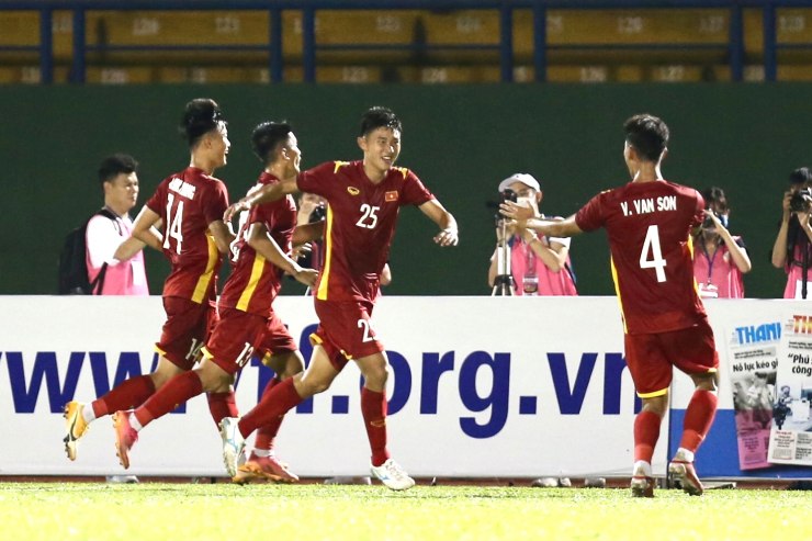 Kết quả bóng đá U19 Việt Nam - U19 Malaysia: Ngược dòng đỉnh cao, vỡ òa phút 90+3 - 3