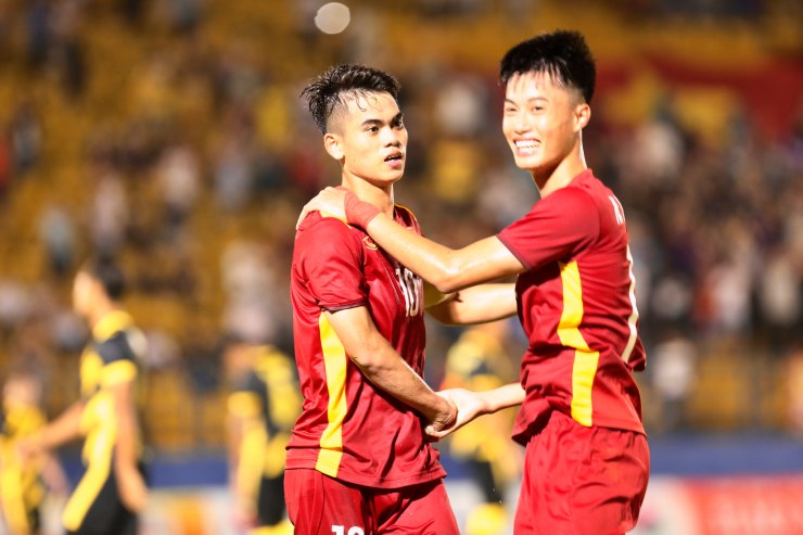 Kết quả bóng đá U19 Việt Nam - U19 Malaysia: Ngược dòng đỉnh cao, vỡ òa phút 90+3 - 4