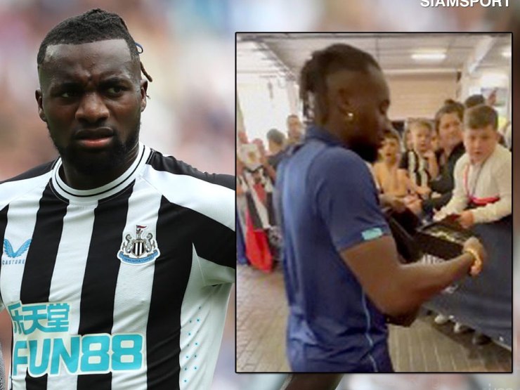 Bóng đá - Tin mới nhất bóng đá tối 8/8: SAO Newcastle tặng fan đồng hồ "xịn" sau trận thắng