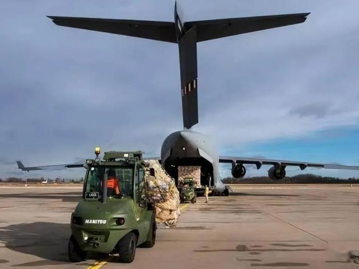 Thế giới - Báo Mỹ nêu con số "giật mình" về vũ khí đến tay binh sĩ Ukraine