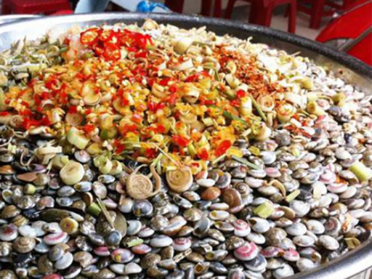 Thị trường - Tiêu dùng - Loài đặc sản bé xíu nhiều màu sắc được ví như "lộc trời", dân đi vớt thu tiền triệu/ngày