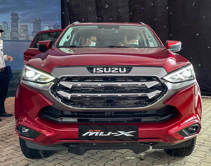 Isuzu Mu-X thế hệ mới vừa ra mắt đã giảm giảm giá 55 triệu đồng - 3