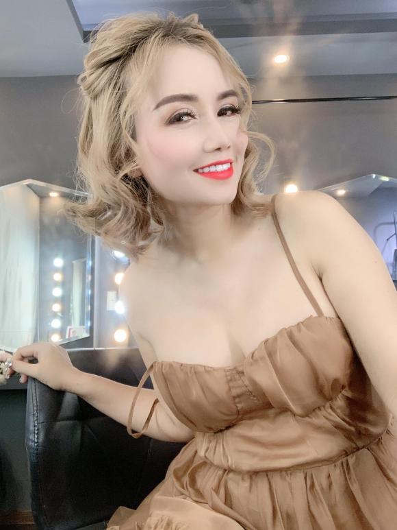 Đời thường của mỹ nhân chuyên "đóng cặp trai trẻ" trên màn ảnh Việt - 7