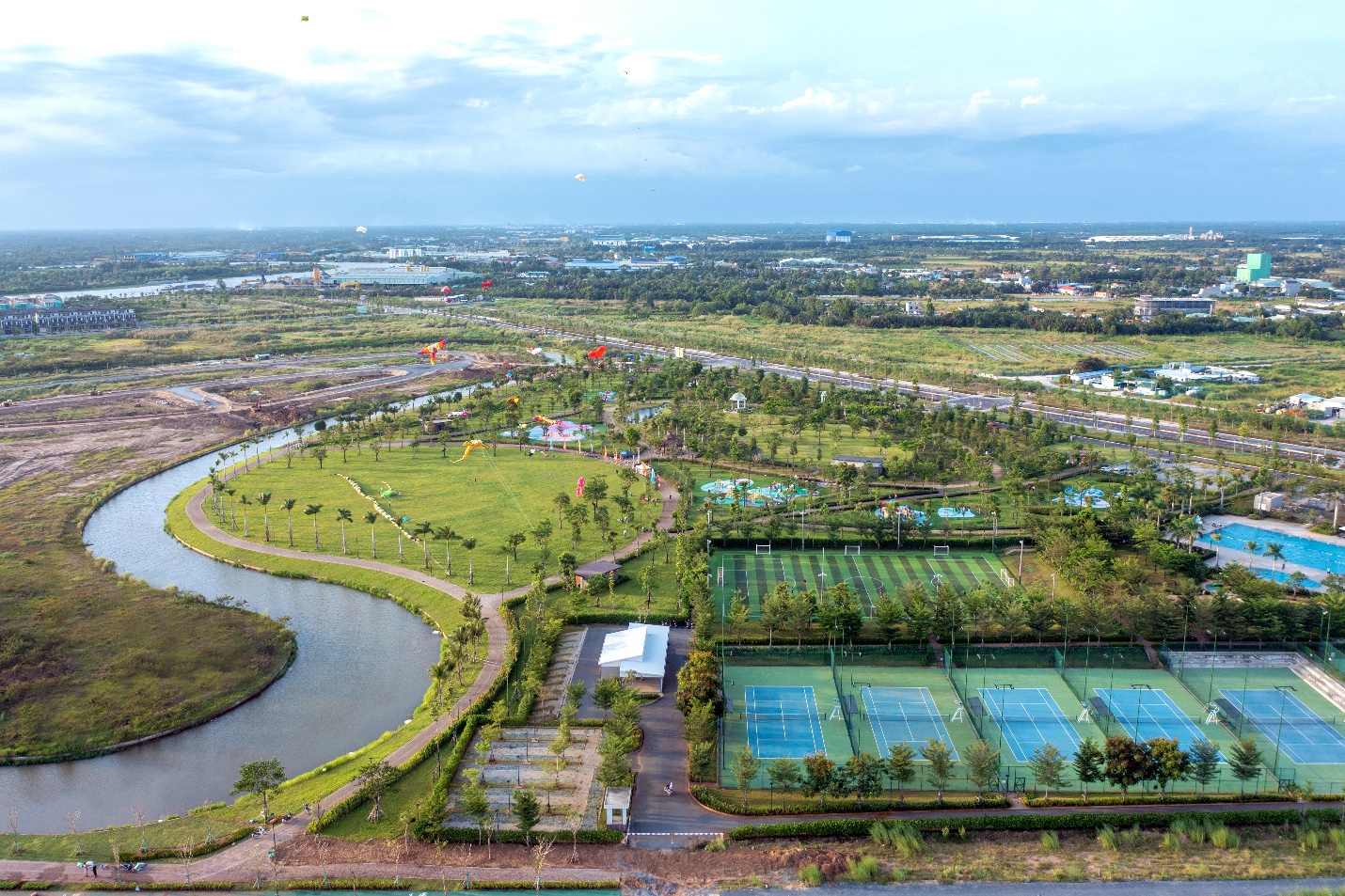 Cư dân EHome Southgate cũng được thụ hưởng hệ thống tiện ích chung đẳng cấp quốc tế của toàn khu đô thị Waterpoint.