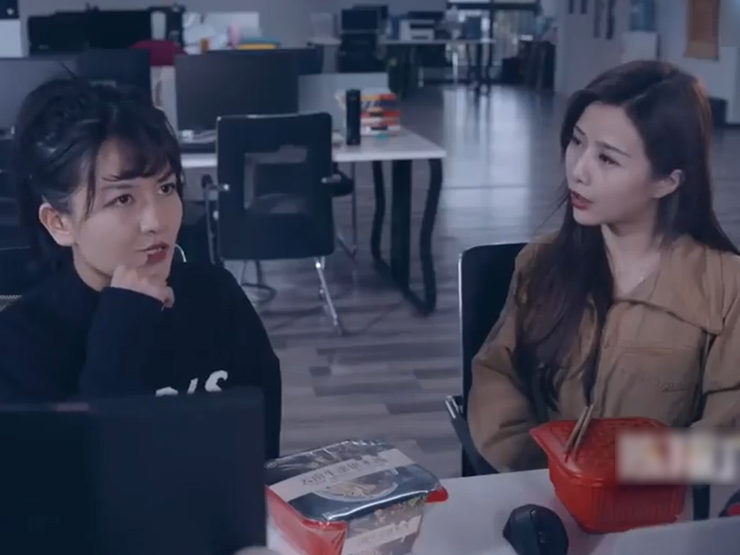 Clip hài hước - Gái xinh "vỡ mộng" khi đòi hỏi người yêu phải có xe riêng đến đón mình