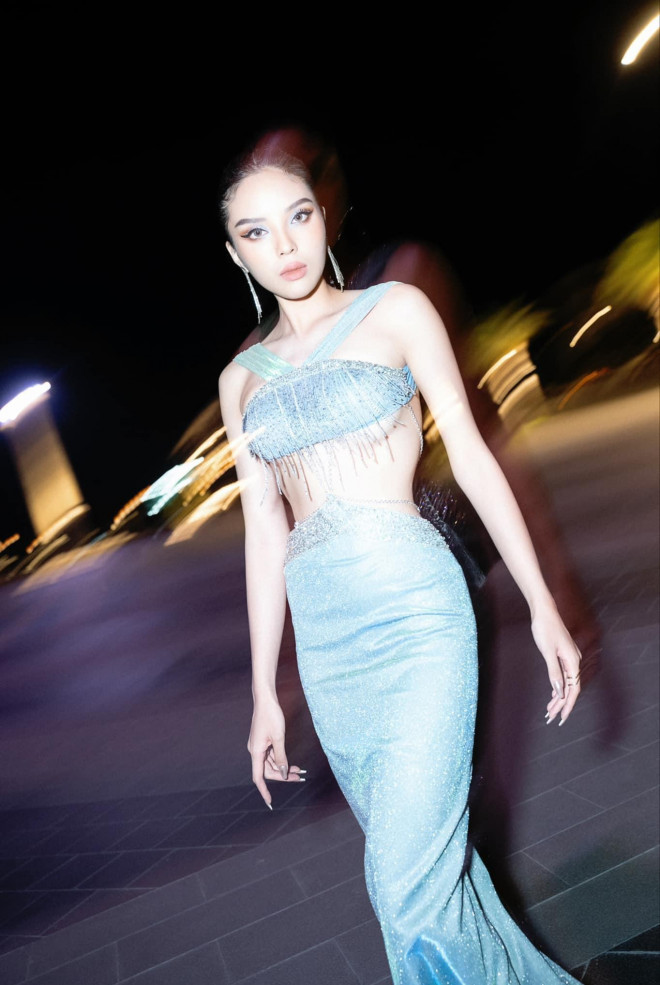 Mai Phương Thúy nóng bỏng khi đón sinh nhật tuổi 34, Kỳ Duyên mặc váy cut-out khoe lưng ong sexy - 3