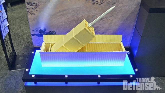 Ngoài ra, về lí thuyết là AGM-88 có
thể được bắn ra từ một hệ thống phóng mặt đất. Vài năm trước,
Northrop Grumman đã triển khai ý tưởng này nhưng hệ thống container
đó đã không vượt qua giai đoạn khái niệm. Do đó, tên lửa này chỉ có
thể phóng được từ trên không.