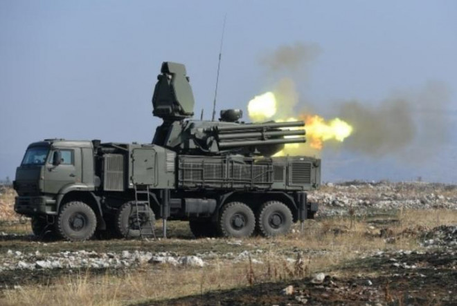 Trong giai đoạn 2 của Chiến dịch quân
sự ở Ukraine (giải phóng Donbass), Nga đã triển khai mạng lưới
phòng không tầm ngắn, tầm trung dày đặc ở khu vực Donbass, có khả
năng đánh chặn tên lửa đạn đạo, tên lửa phóng loạt, cũng như các hệ
thống máy bay không người lái (UAV) của Ukraine.