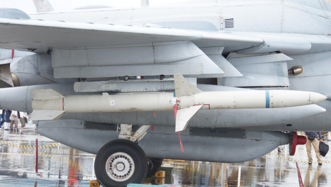 AGM-88 có thể nhắm mục tiêu vào các
lá chắn phòng không của Nga ở Donbass, tạo điều kiện cho các chiến
đấu cơ Ukraine giành kiểm soát không phận, hỗ trợ tấn công mục tiêu
mặt đất, giúp lực lượng bộ binh nước này giành ưu thế trên chiến
trường Donbass và phía nam.