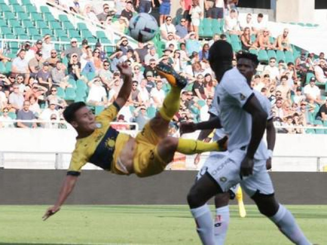 Bóng đá - HLV Pau FC chỉ ra vấn đề lớn của Quang Hải: Vội vàng và căng thẳng