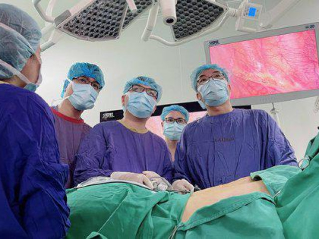 Sức khỏe đời sống - Cứ hồi hộp, lo lắng, mồ hôi lại chảy thành giọt, khiến cô gái tự ti với "bàn tay ma lạnh ngắt"