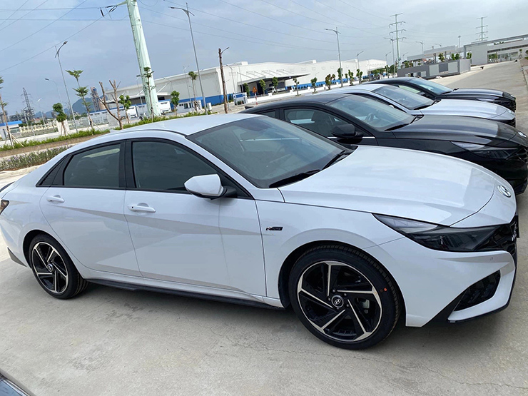 Hyundai Elantra 2023 được đại lý nhận đặt cọc, dự kiến giao xe tháng 9 - 3