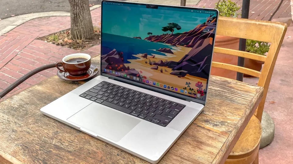MacBook Pro 16 inch hay Dell XPS 15 OLED 2022 là bá chủ? - 6
