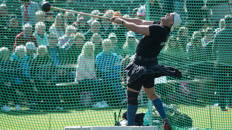 Nội dung ném búa (hay ném bóng kim loại) ở Highland Games