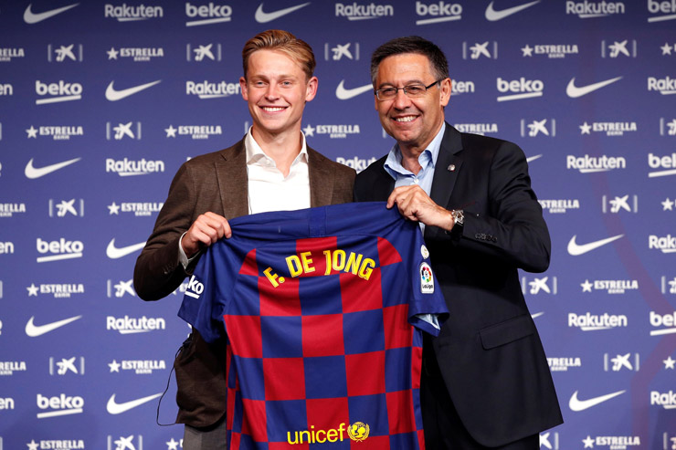 Barca tính quỵt lương De Jong, bị “kẻ thù của Messi” Bartomeu bóc mẽ - 3