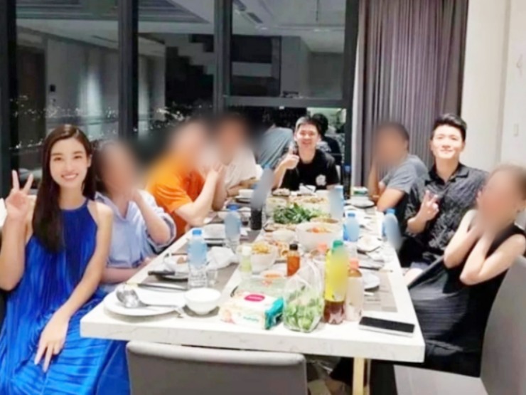 Đời sống Showbiz - Chủ tịch Hà Nội FC lần đầu công khai hình ảnh cùng hoa hậu Đỗ Mỹ Linh