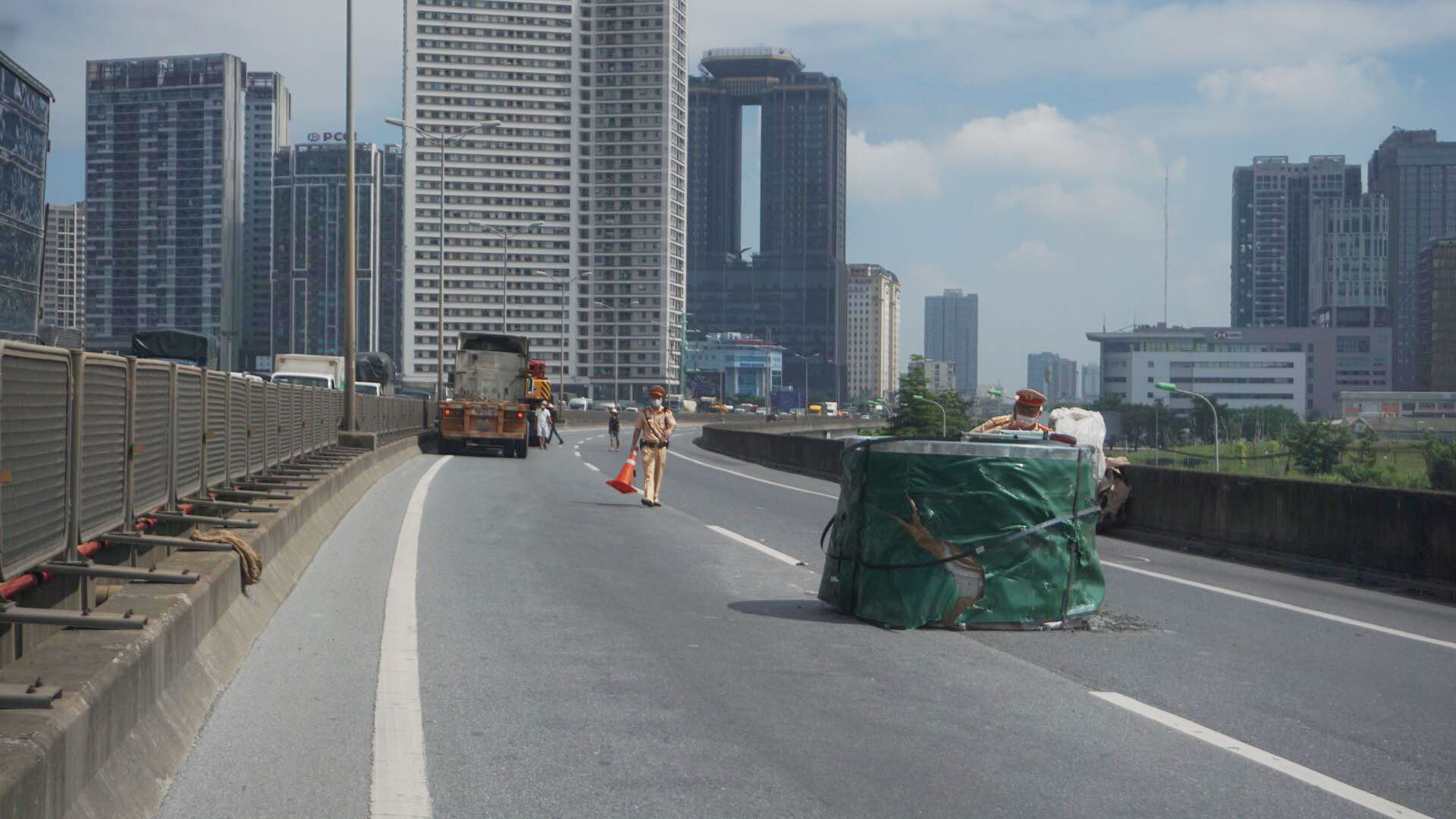 Tin tuc moi nhat 24h: Kỷ luật nhiều cá nhân sai phạm liên quan đến cái chết của nữ sinh lớp 12 - 4