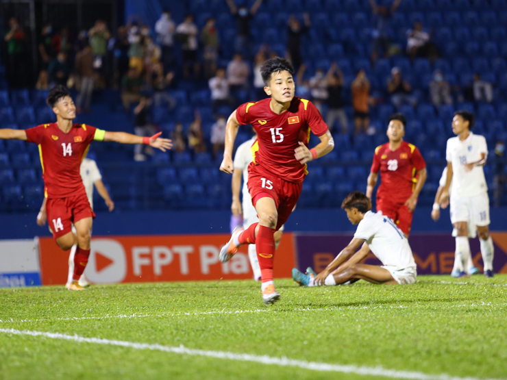 Video bóng đá U19 Việt Nam - U19 Thái Lan: Chiến quả ngọt ngào, cay đắng ”Voi chiến”