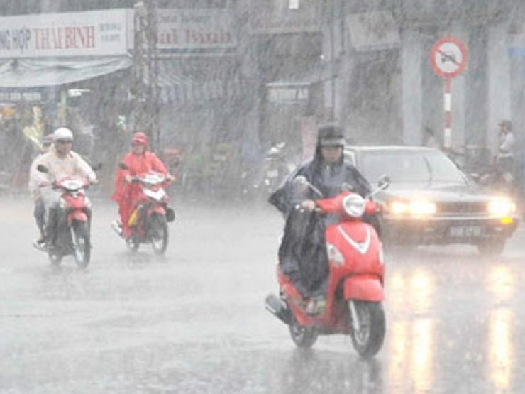 Tin tức trong ngày - Thời tiết ngày 10/8: Miền Bắc hửng nắng, chiều tối chuyển mưa to do bão số 2 Mulan