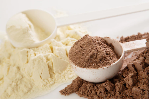 ‏Uống một ly protein casein trước khi đi ngủ giúp tăng cường đốt cháy chất béo.