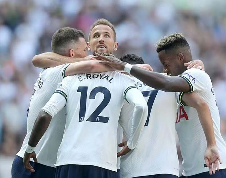 Tottenham tạm đứng đầu Premier League sau chiến thắng lớn trước Southampton