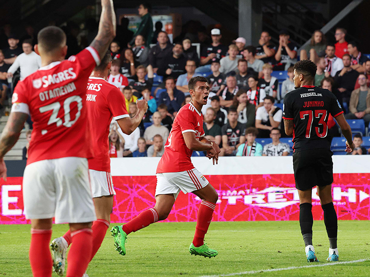 Bóng đá - Video bóng đá Midtjylland - Benfica: Bùng nổ hiệp 2, vùi dập đối thủ (Cúp C1)