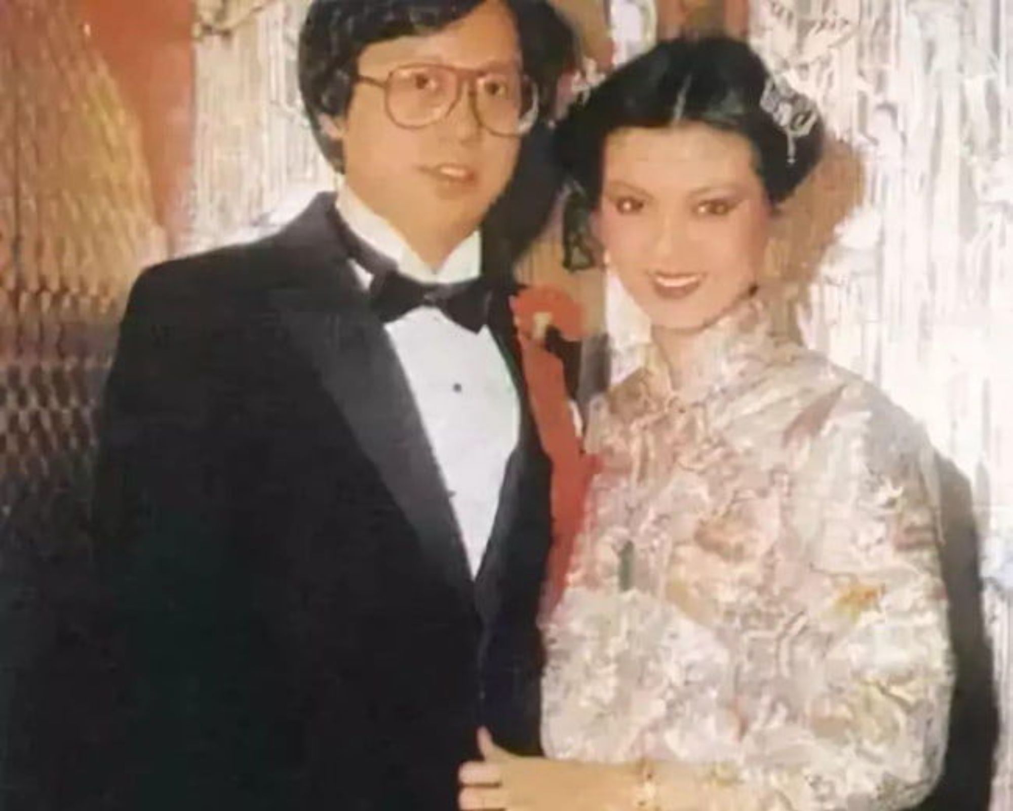 Tạ Linh Linh từ bỏ sự nghiệp vì chồng nhưng lại bị phản bội hết lần này đến lần khác. 