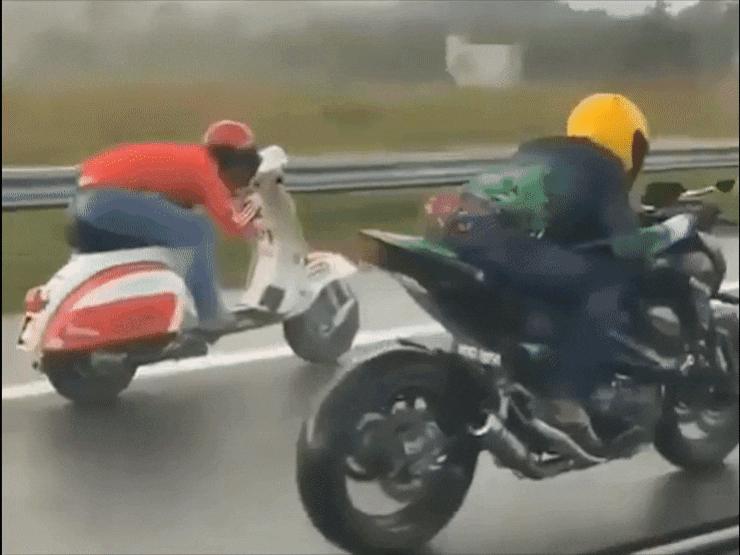 Xe máy - Xe đạp - Clip: Xe tay ga "núp gió" cho xe phân khói lớn "hít khói"