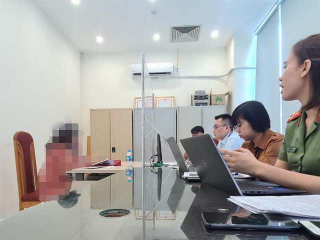 Tin tức trong ngày - Ám chỉ lãnh đạo Đà Nẵng là "sâu bự ăn kit test", một phụ nữ bị phạt tiền