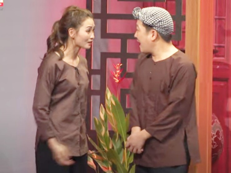 Nữ MC đài VTV ”mắng” Trường Giang té tát trên sóng truyền hình