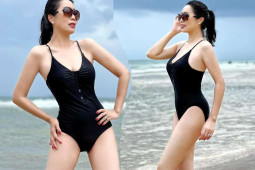 Tình cũ 10 năm của MC Quyền Linh mặc monokini khoe vóc dáng đẹp ở tuổi U50