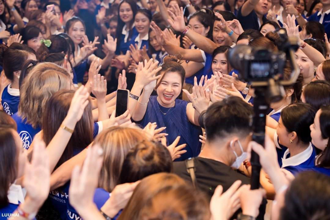 Chia sẻ của CEO Hoàng Phi Huyền là những bài học với nhiều niềm vui và cả nước mắt để có được thành công như hôm nay&nbsp;