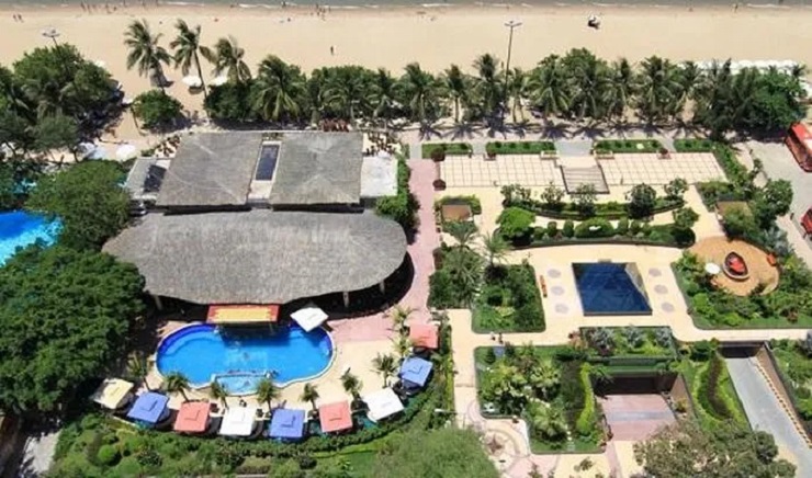 Công ty TNHH Invest Park Nha Trang đã thế chấp các công trình xây dựng thuộc dự án Công viên Phù Đổng, bao gồm các hạng mục công viên, cây xanh, lối đi bộ… để vay 40 tỷ đồng từ&nbsp;Ngân hàng TMCP An Bình - Chi nhánh Khánh Hòa (ABBank Khánh Hòa)