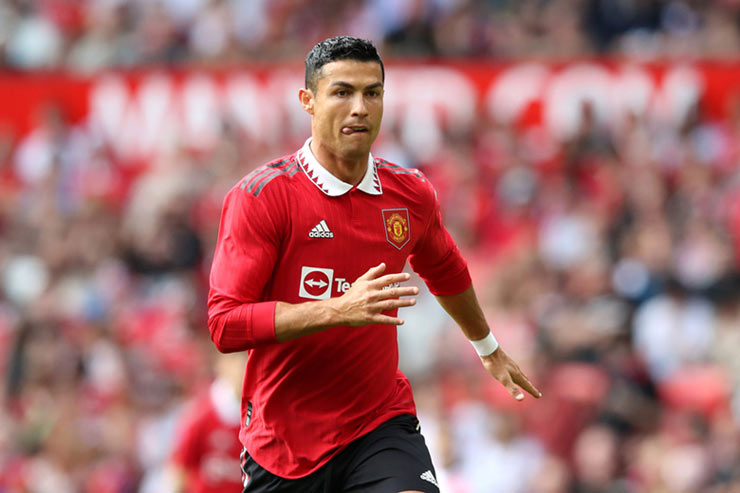 Ronaldo bị giảm lương khá mạnh ở MU vì "Quỷ đỏ" không được dự Champions League
