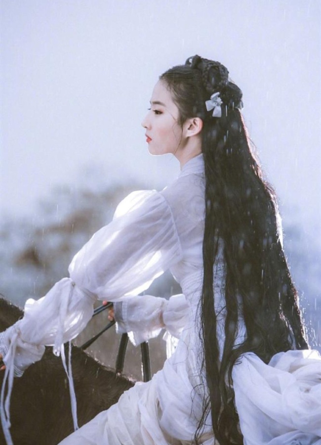 Vai diễn Tiểu Long Nữ của Lưu Diệc Phi tạo được nhiều tiếng vang.