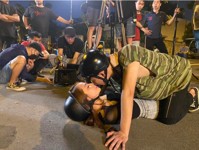 Quỳnh Nga đóng cặp với đàn em kém 5 tuổi 